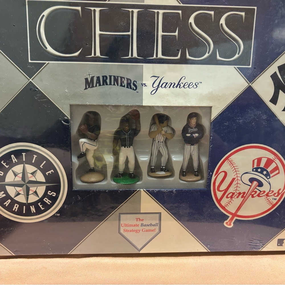 Seattle Mariners vs Yankees Chess Set